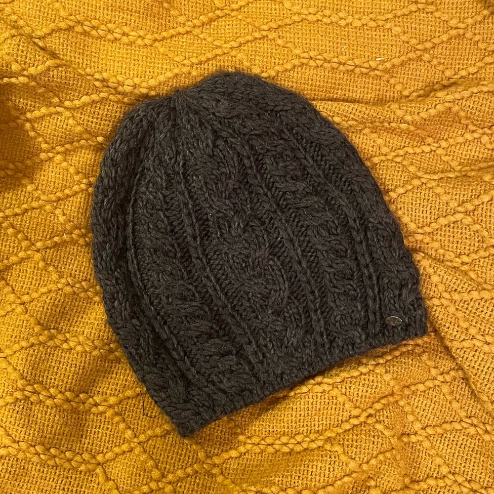 American Eagle dark gray beanie